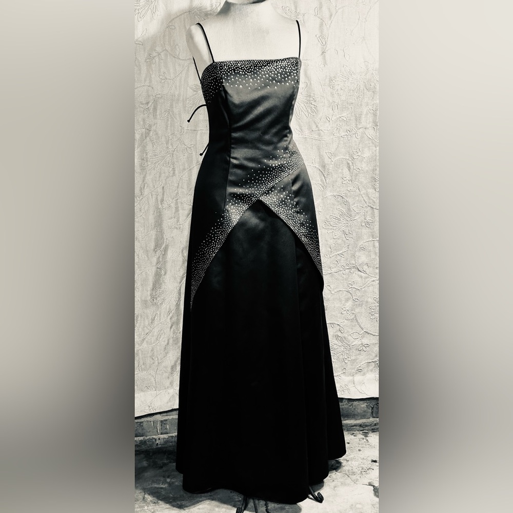 Black prom dress